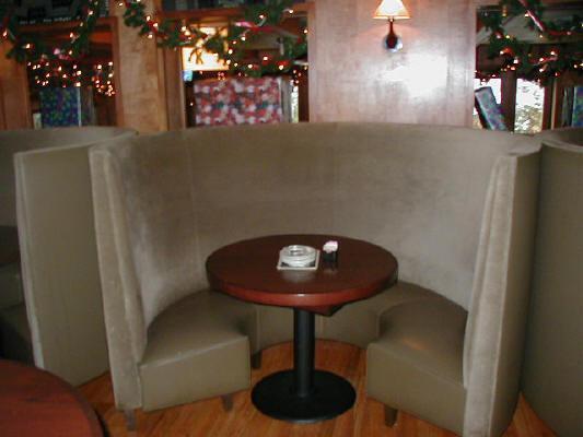 GUIDE TO RESTAURANT BENCH, BANQUETTE & BOOTH SEATING - Table Place